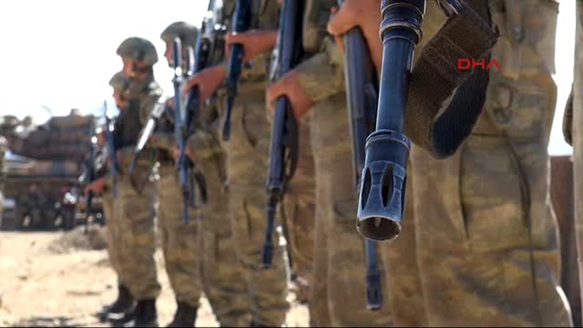Hakkari \'Kartal Yuvasından\' Ailelere Bayram Kutlaması