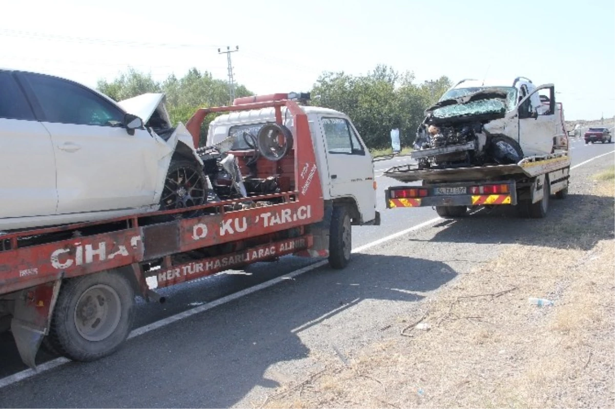 Iğdır\'da Trafik Kazası: 3 Yaralı