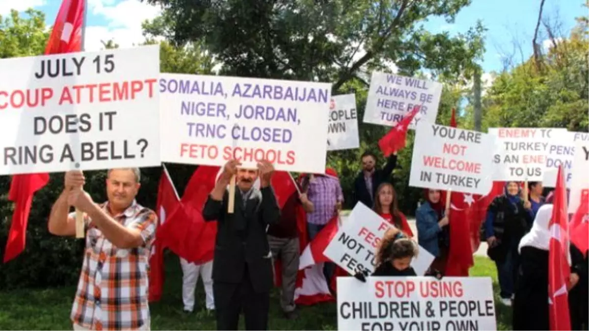 Kanadalı Türkler Fetö Festivalini Protesto Etti