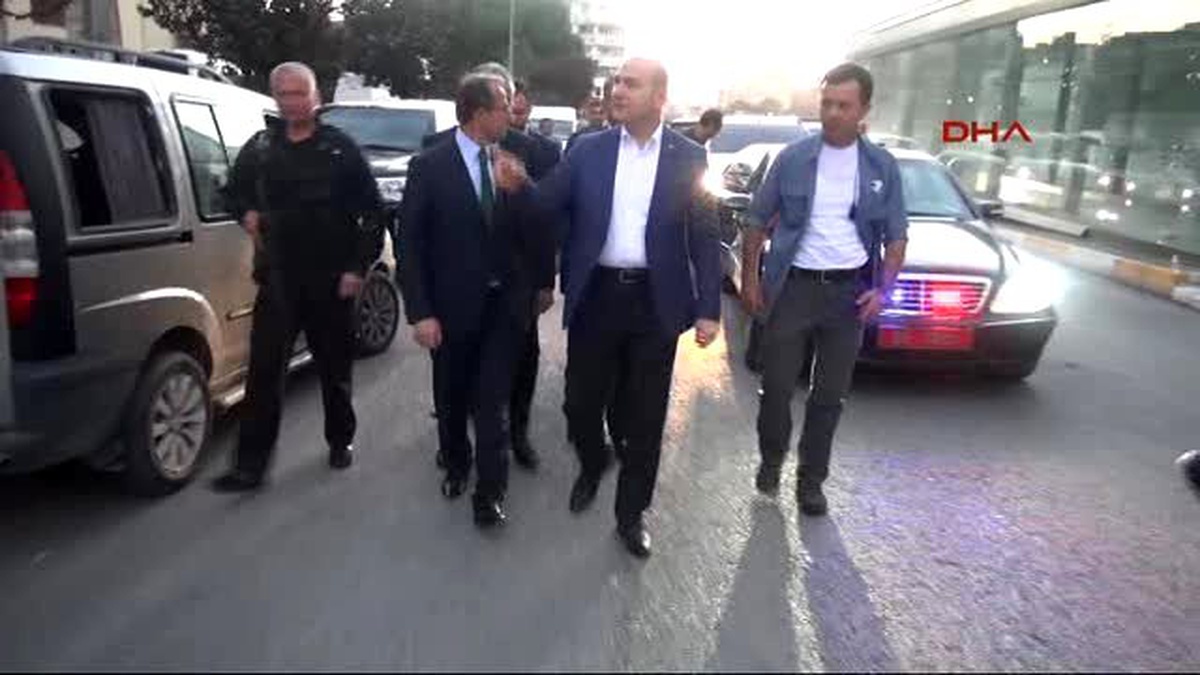 Pkk, Van\'da Bombalı Araçla Saldırdı: 50 Yaralı