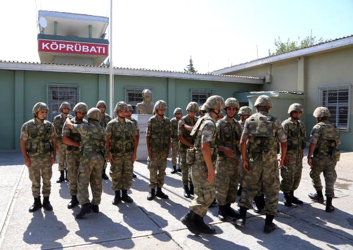 Suriye Sınırındaki Hudut Karakolunda Bayram Sevinci