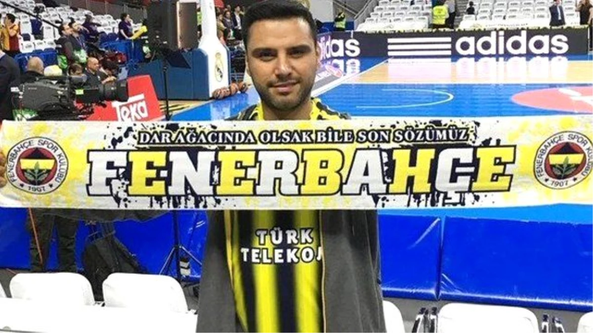 Ünlü Şarkıcı Alişan, Fenerbahçe Başkanı Aziz Yıldırım\'a Tepki Gösterdi