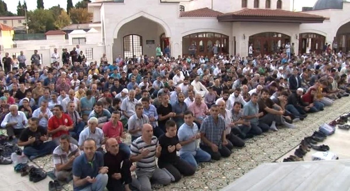 Zeytinburnu Belediye Başkanı Murat Aydın, Vatandaşlarla Bayramlaştı