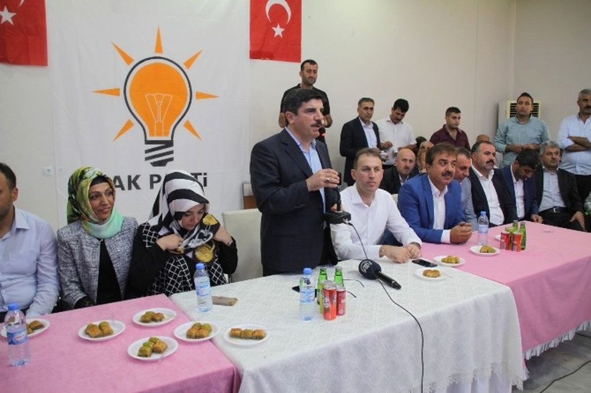 AK Parti\'de Bayramlaşma Töreni Düzenlendi