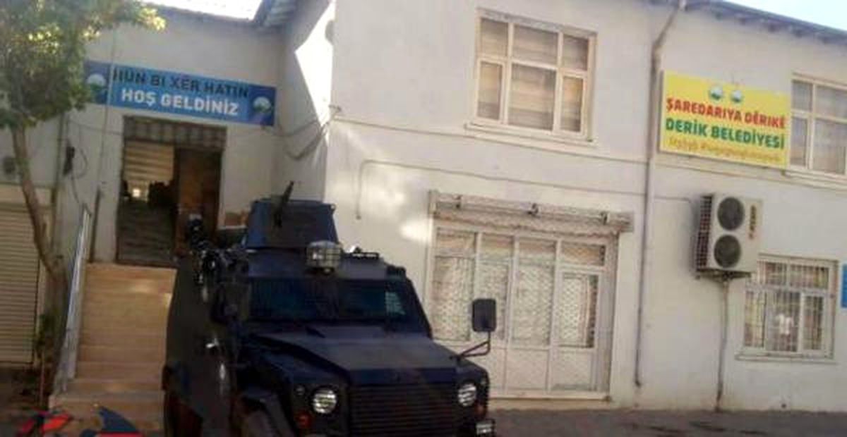 Diyadin Belediyesi\'nin Üç Dilli Tabelası Kayyum Tarafından Kaldırıldı