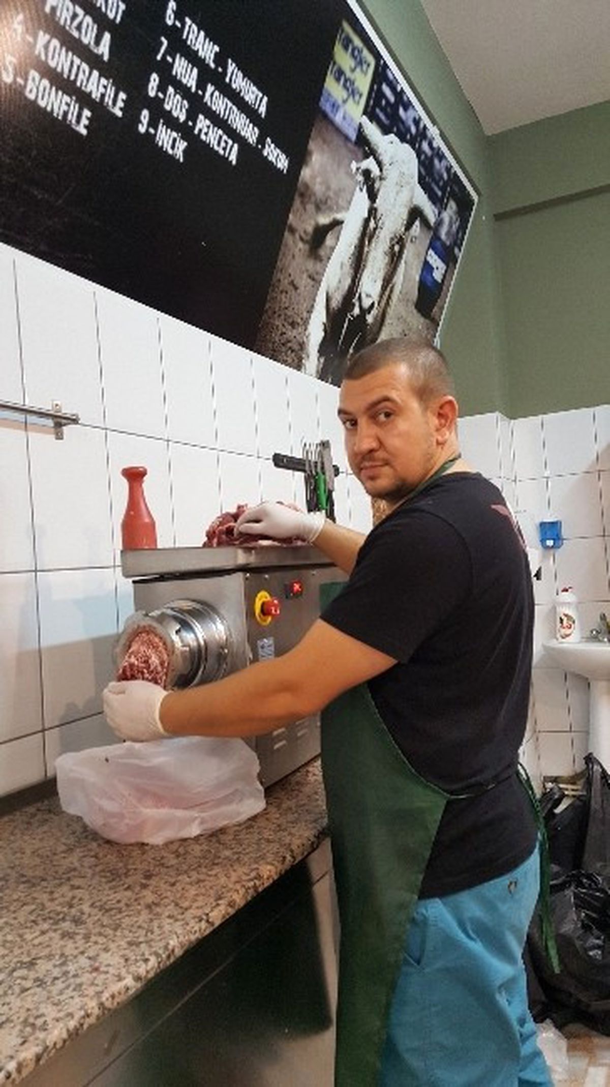 Edirneli Kasapların Kıyma Çekme Mesaisi