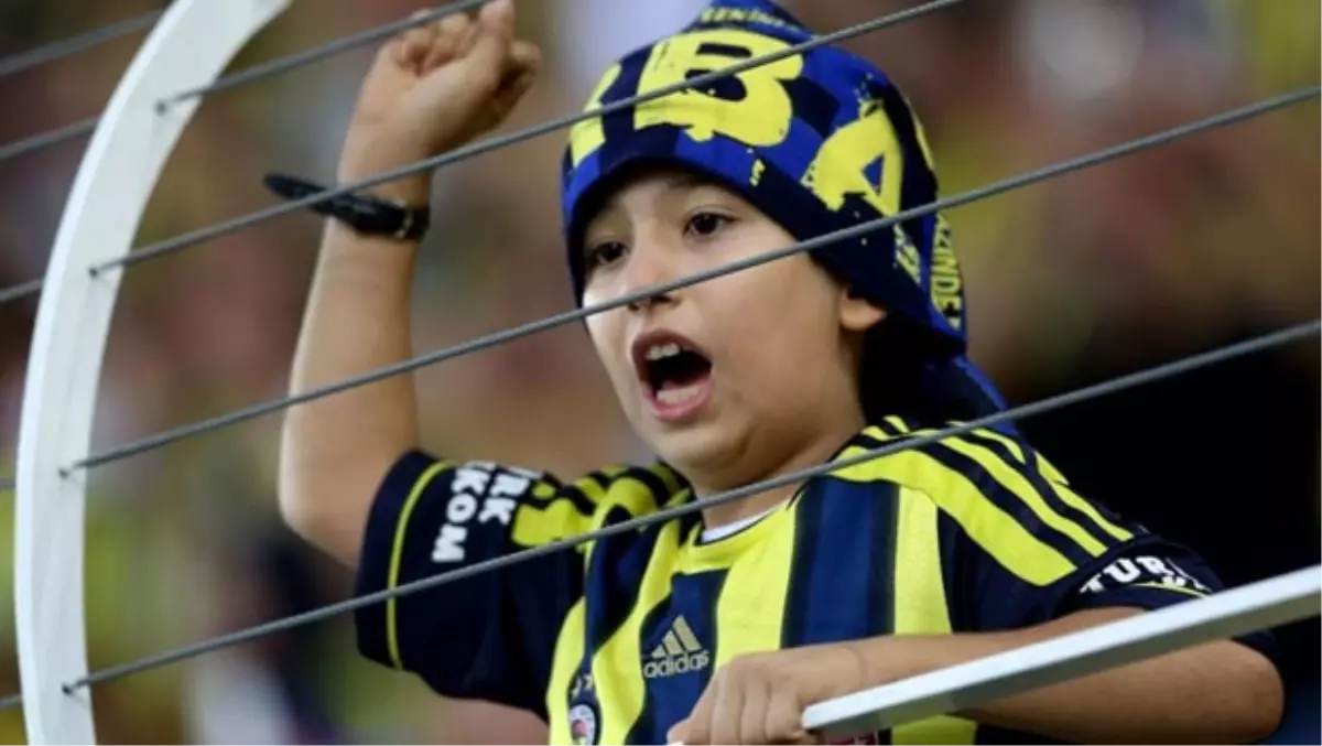 Fenerbahçe Taraftarları İsyan Bayrağını Açtı