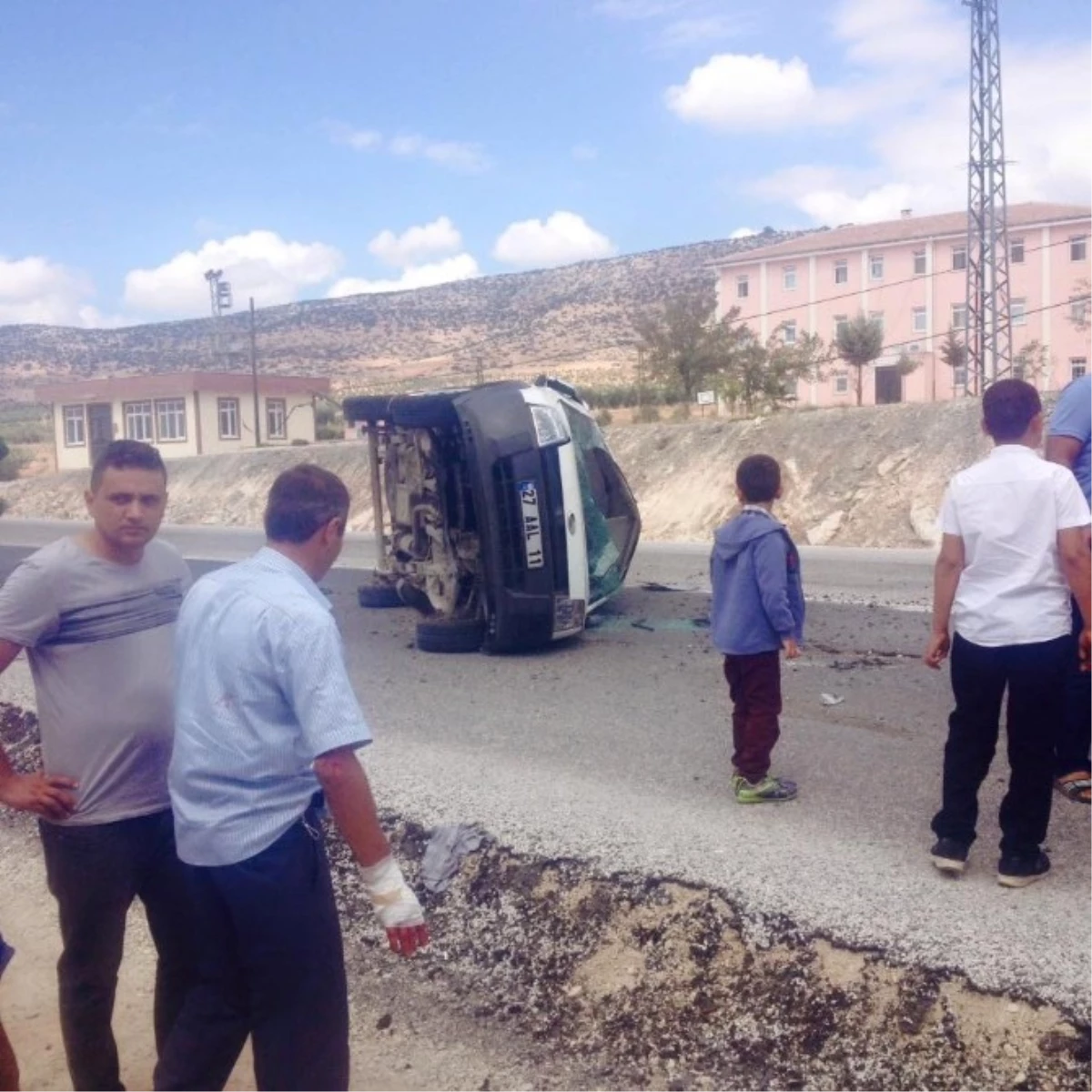 Kilis\'te Araç Devrildi: 7 Yaralı