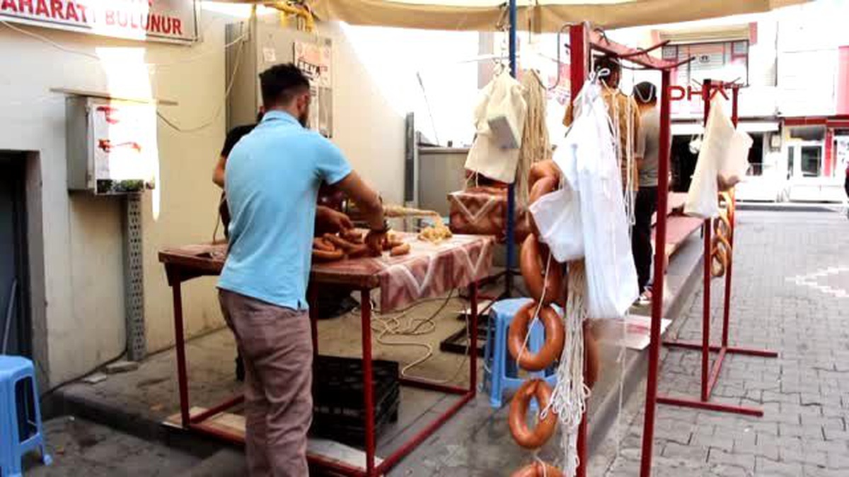 Kırıkkale Kurbanlık Etleriyle Sucuk ve Kıyma Kuyruğunda Beklediler