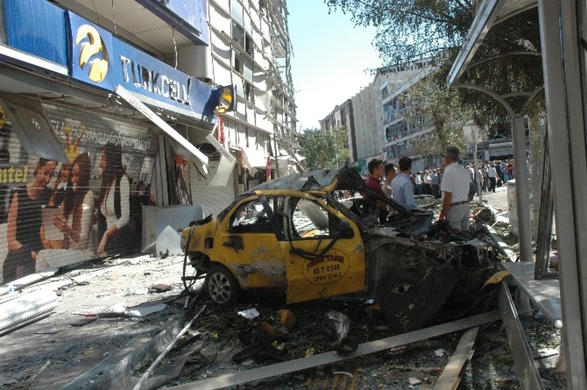 Saldırının Olduğu Noktada Teröre Büyük Tepki