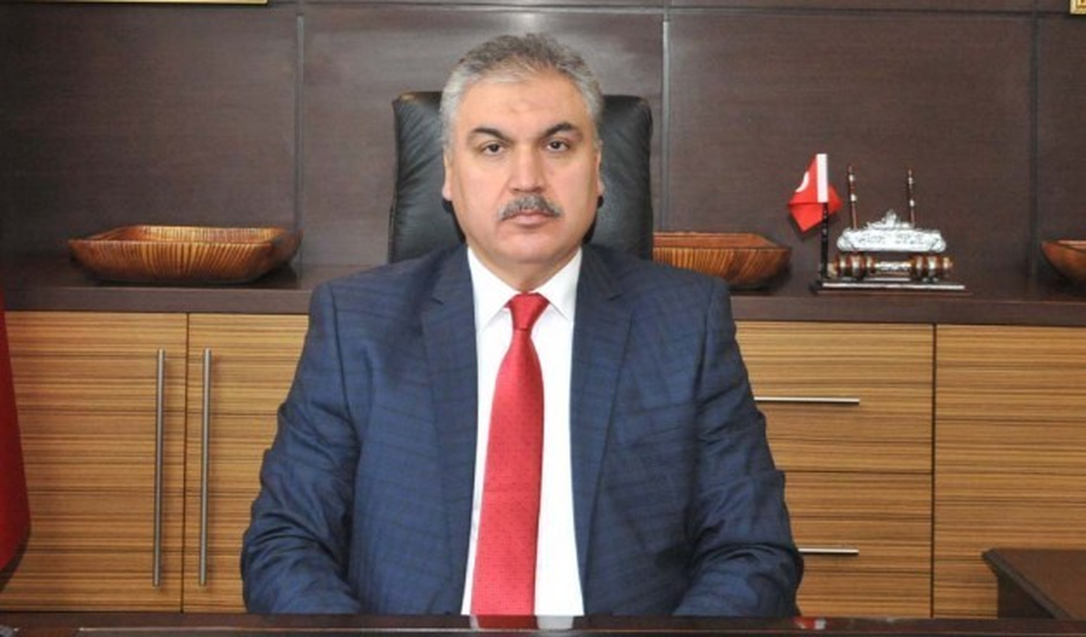 Uşak Valisi Ahmet Okur\'un Bayram Mesajı