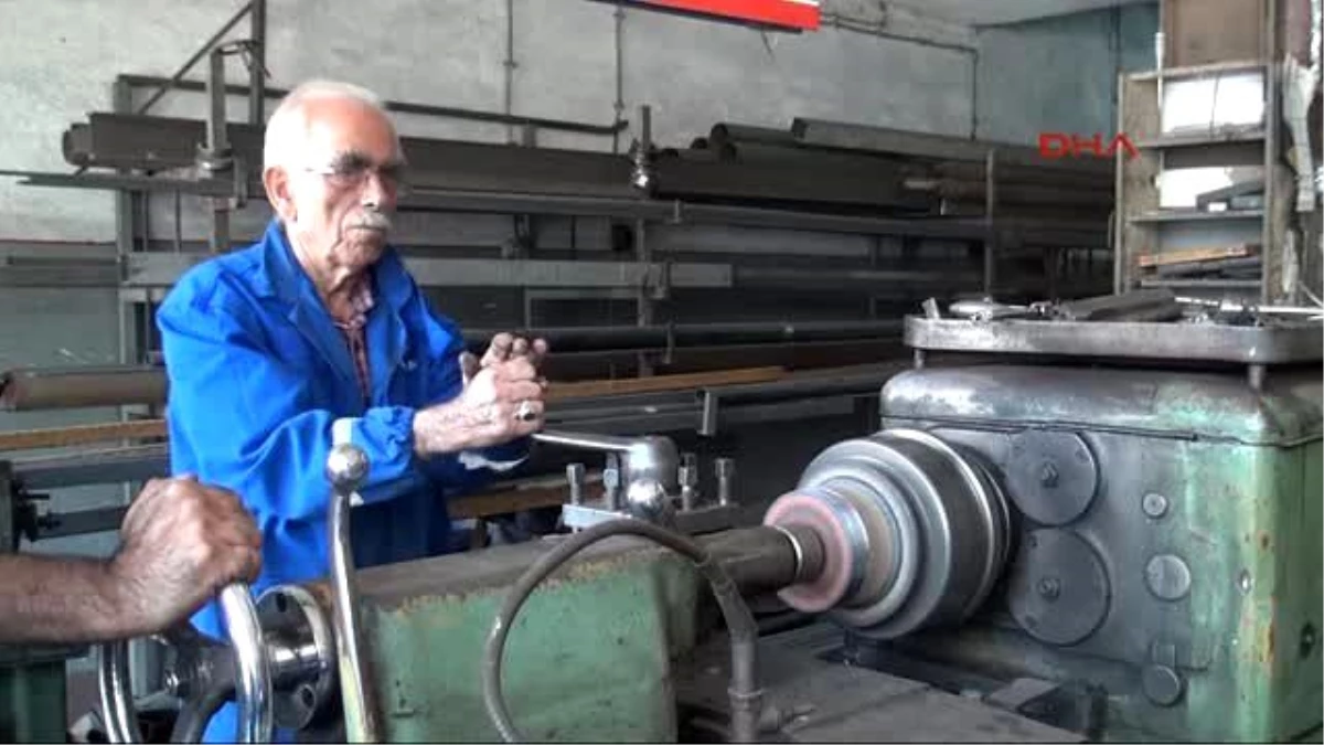Zonguldak 83 Yaşında Torna Atölyesinde Çalışıyor