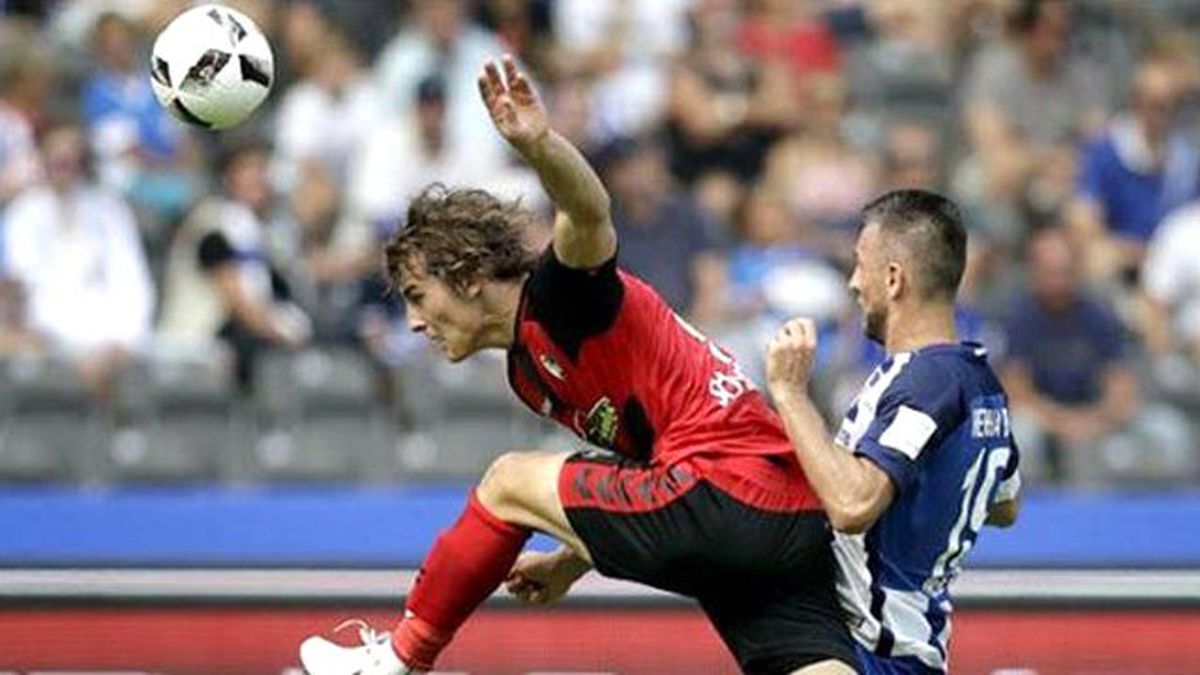 Çağlar Söyüncü, Bundesliga'da Haftanın 11'ine Girdi
