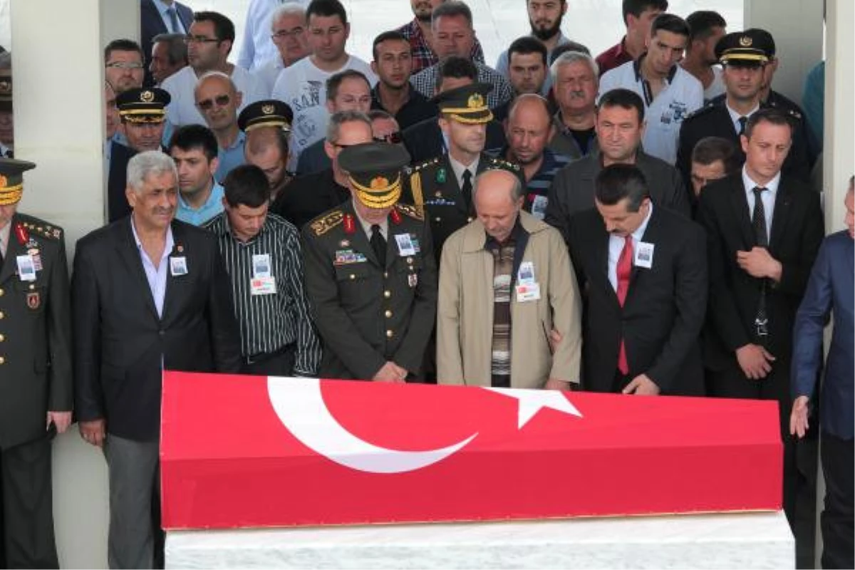 Fırat Kalkanı Şehidi Tank Uzman Onbaşı Türkoğlu, Kocatepe Camii\'nden Uğurlandı