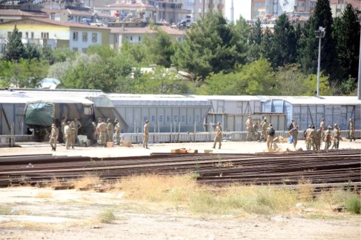 Gaziantep\'e Askeri Araç ve Personel Sevkiyatı