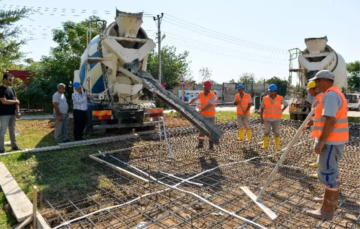 Muratpaşa Belediyesi, Kadın Emeği Merkezi\'nin Temelini Attı