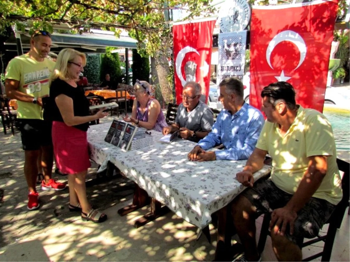 Osman Özbek Yeni Kitabını Okurlarıyla Paylaştı