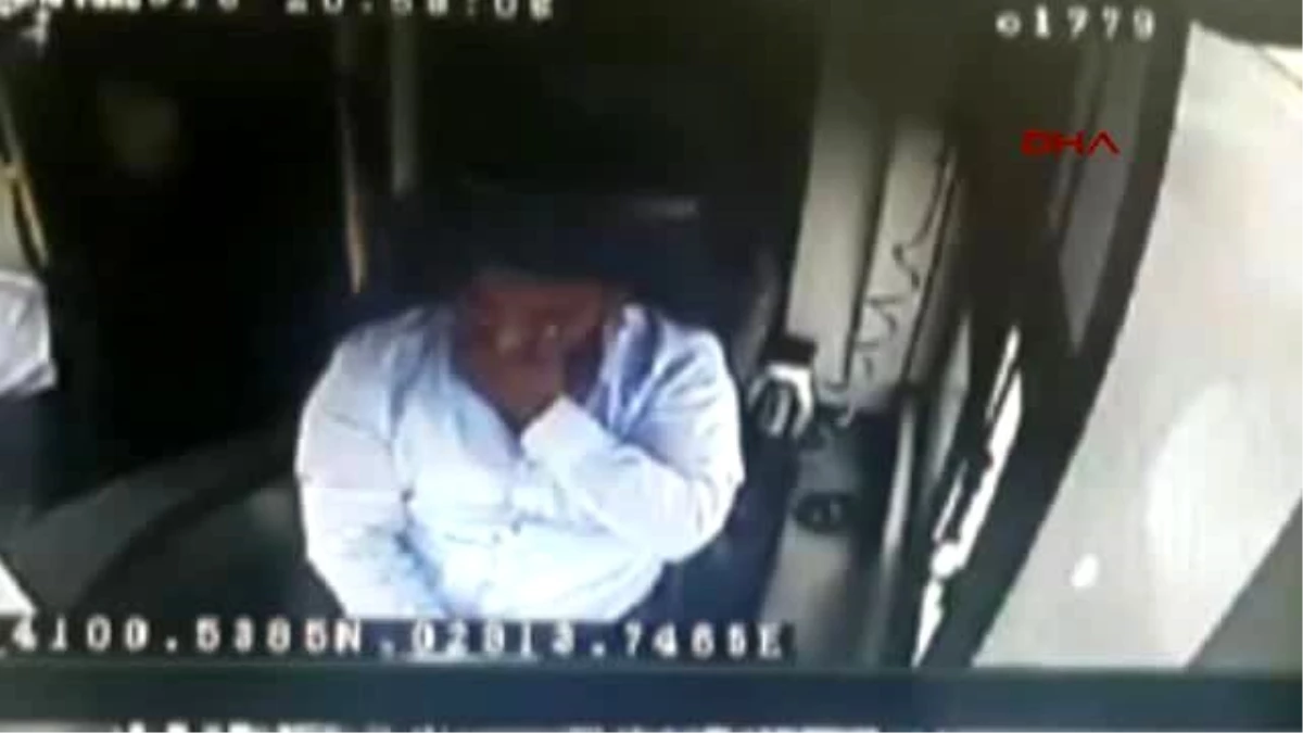 Sancaktepe\'de Halk Otobüsüne Silahlı Saldırı Kamerada