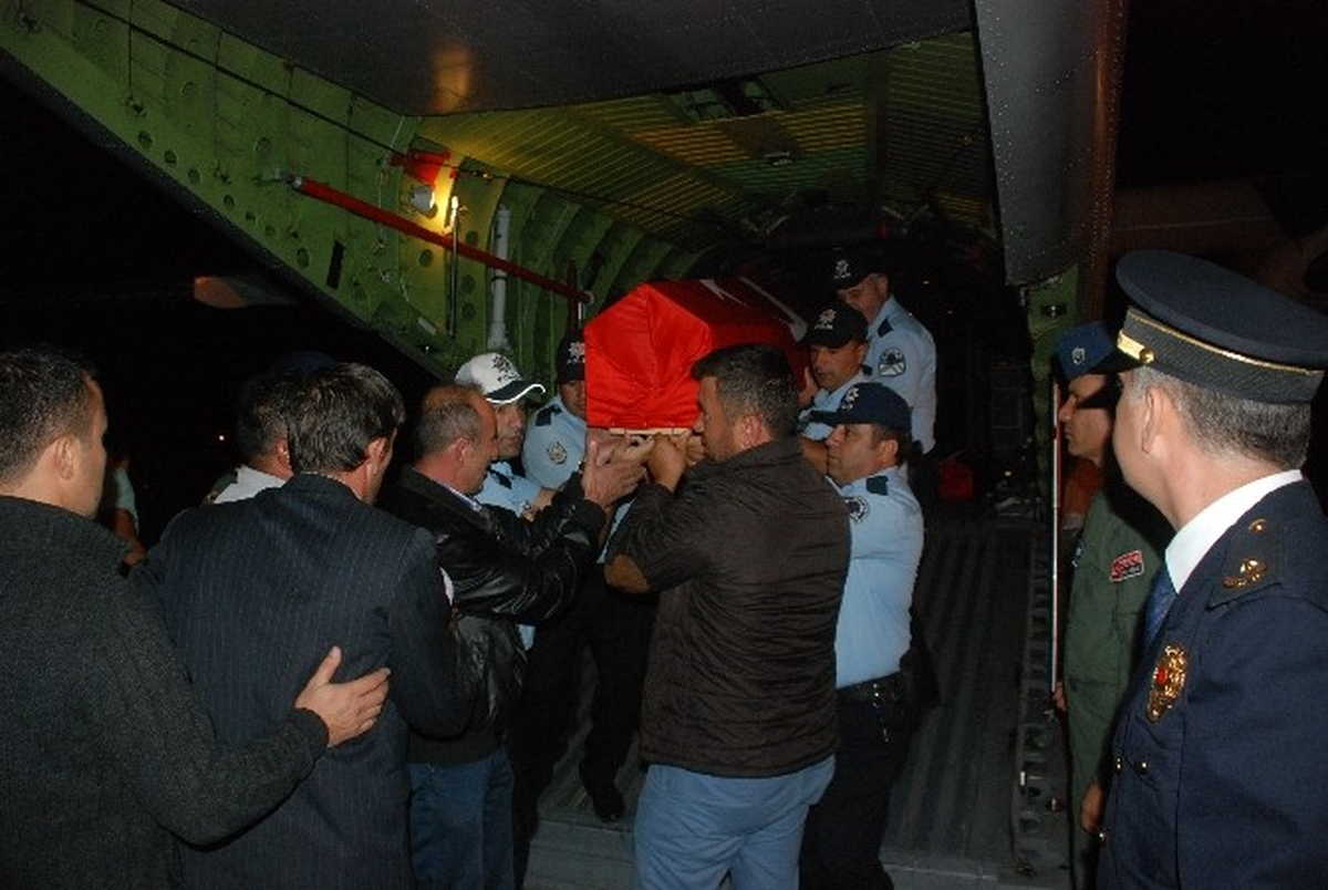 Suriye\'de Şehit Olan Uzman Çavuş Gedik\'in Cenazesi Tokat\'a Getirildi