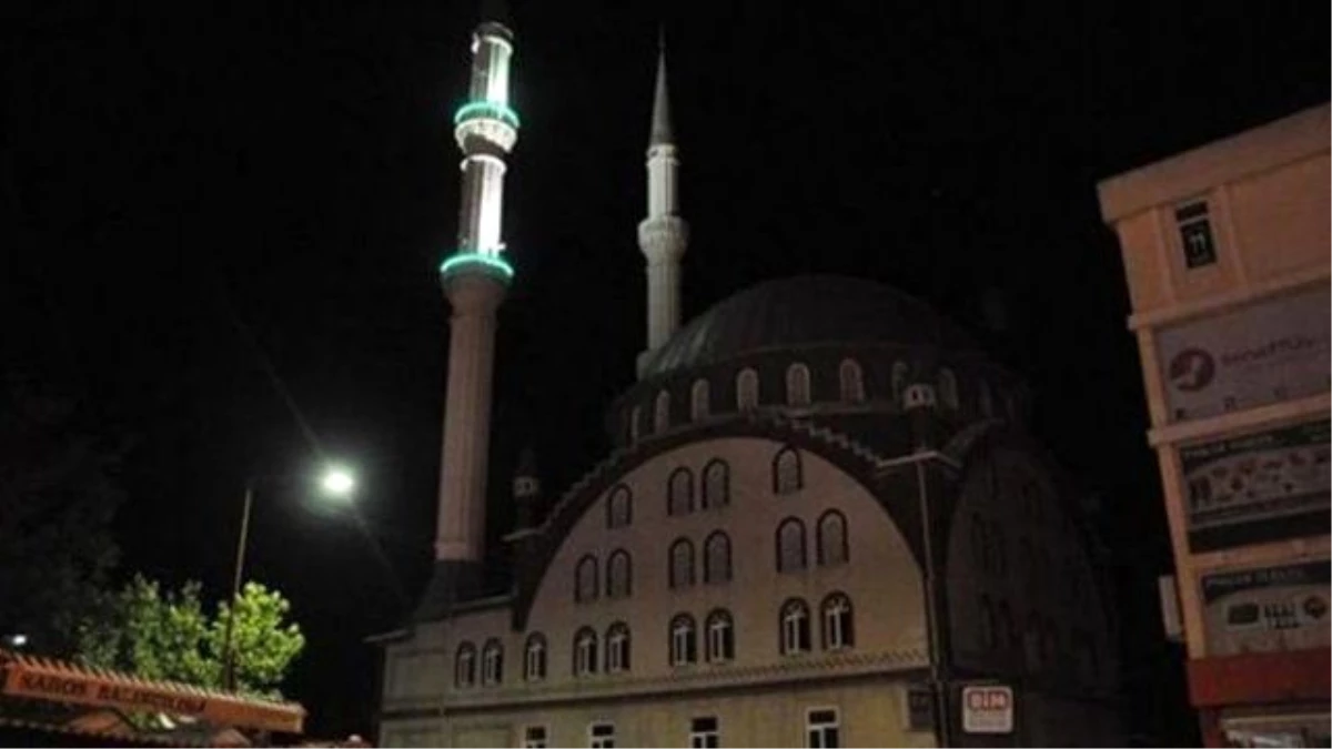 İzmir\'de Gece Sela Okunmasının Sebebi Program Hatasıymış