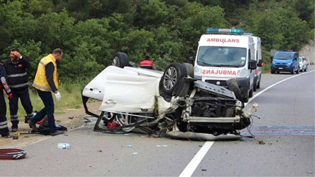 Belediye Başkanının Kullandığı Otomobil Devrildi: 6 Yaralı