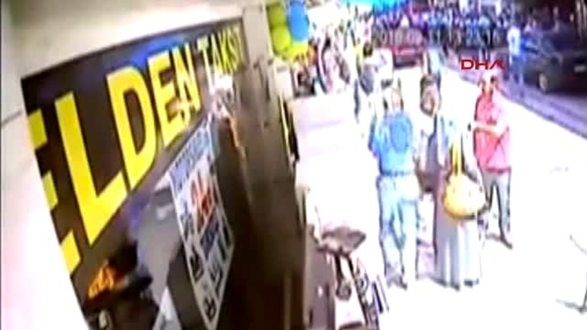 Denizli Zihinsel Engelliyi Dövüp, Burnunu Kıran Güvenlik Kamerasında