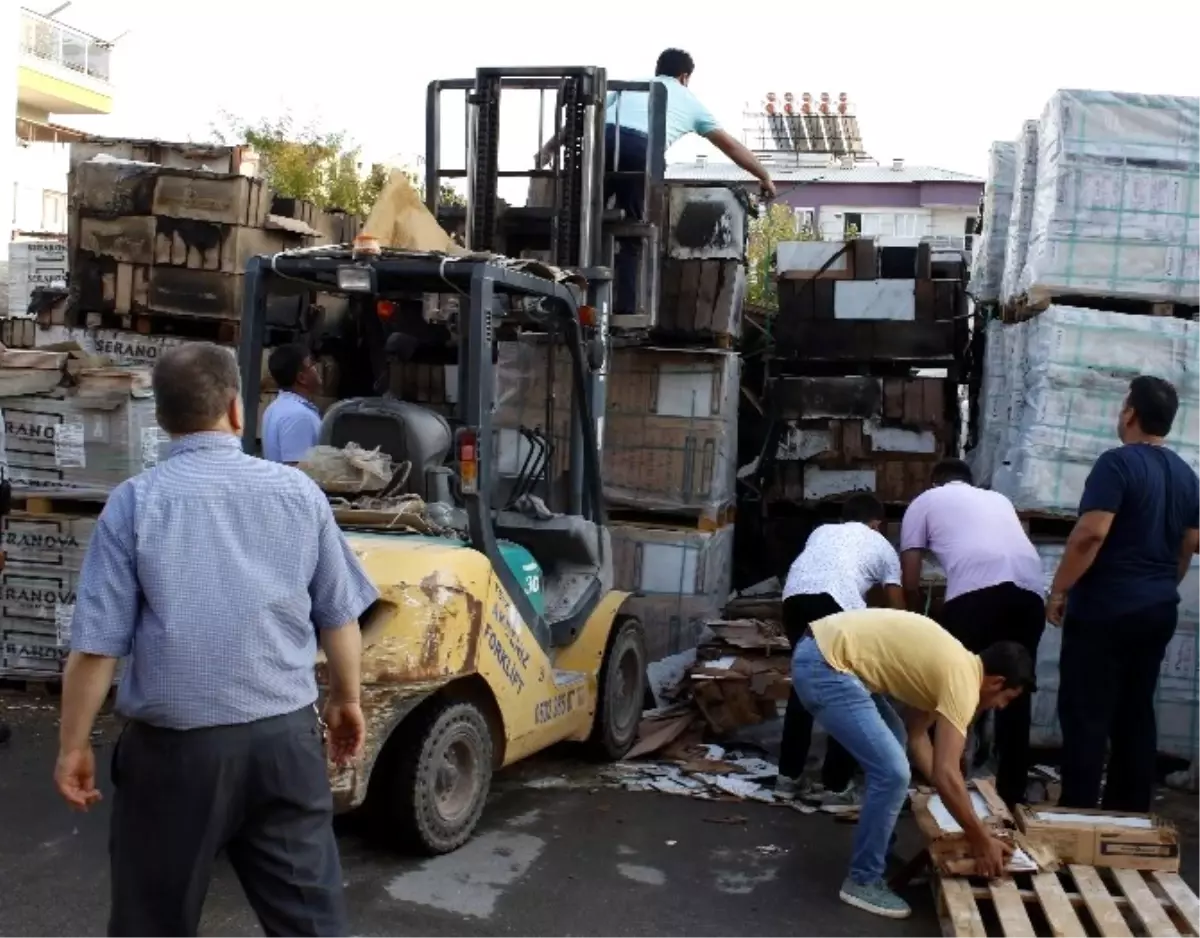 Fayans İstiflenen Noktada Yangın