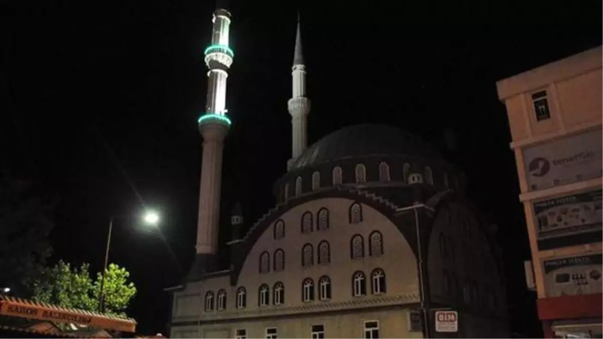 Gece Okunan Sela Tedirginlik Yarattı