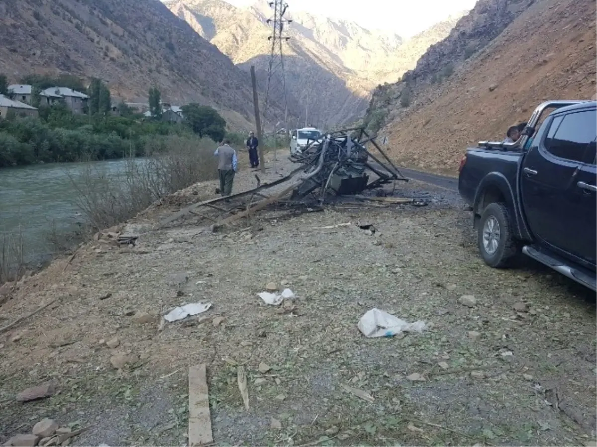 Hakkari\'de Bomba Yüklü Araç İmha Edildi