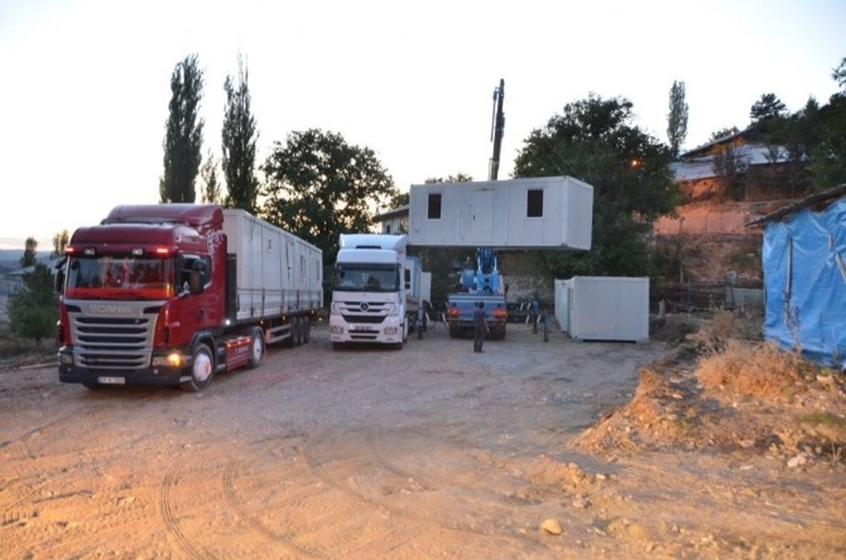 Heyelan Mağdurları İçin Konteynerler Geldi