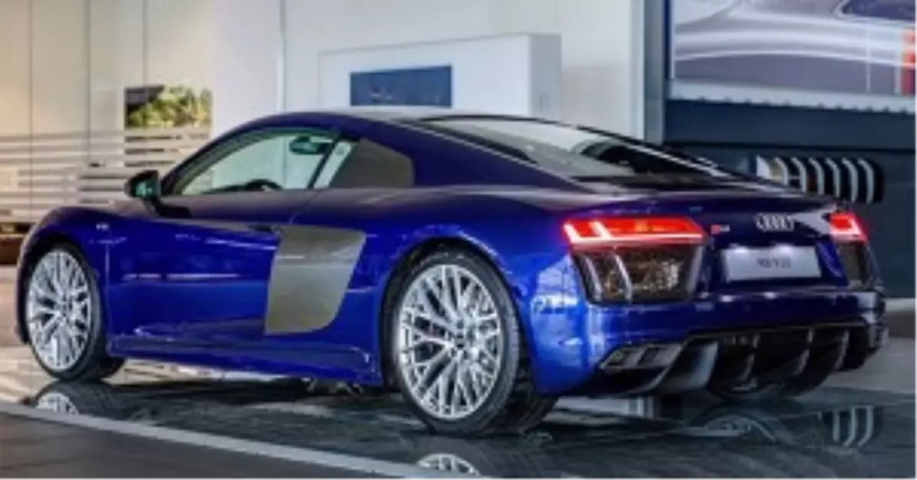 Audi R8\'e Yeni Motor