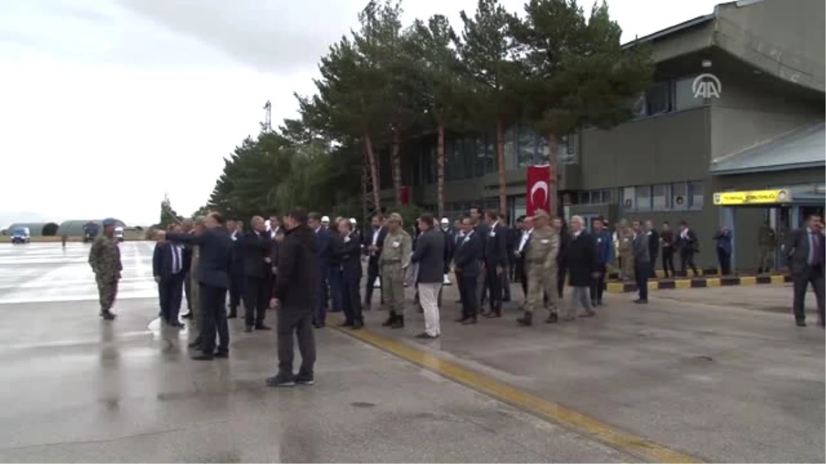 Başbakan Yıldırım, Tendürek Dağı\'nda Şehit Olan 2 Askerin Cenaze Törenine Katıldı