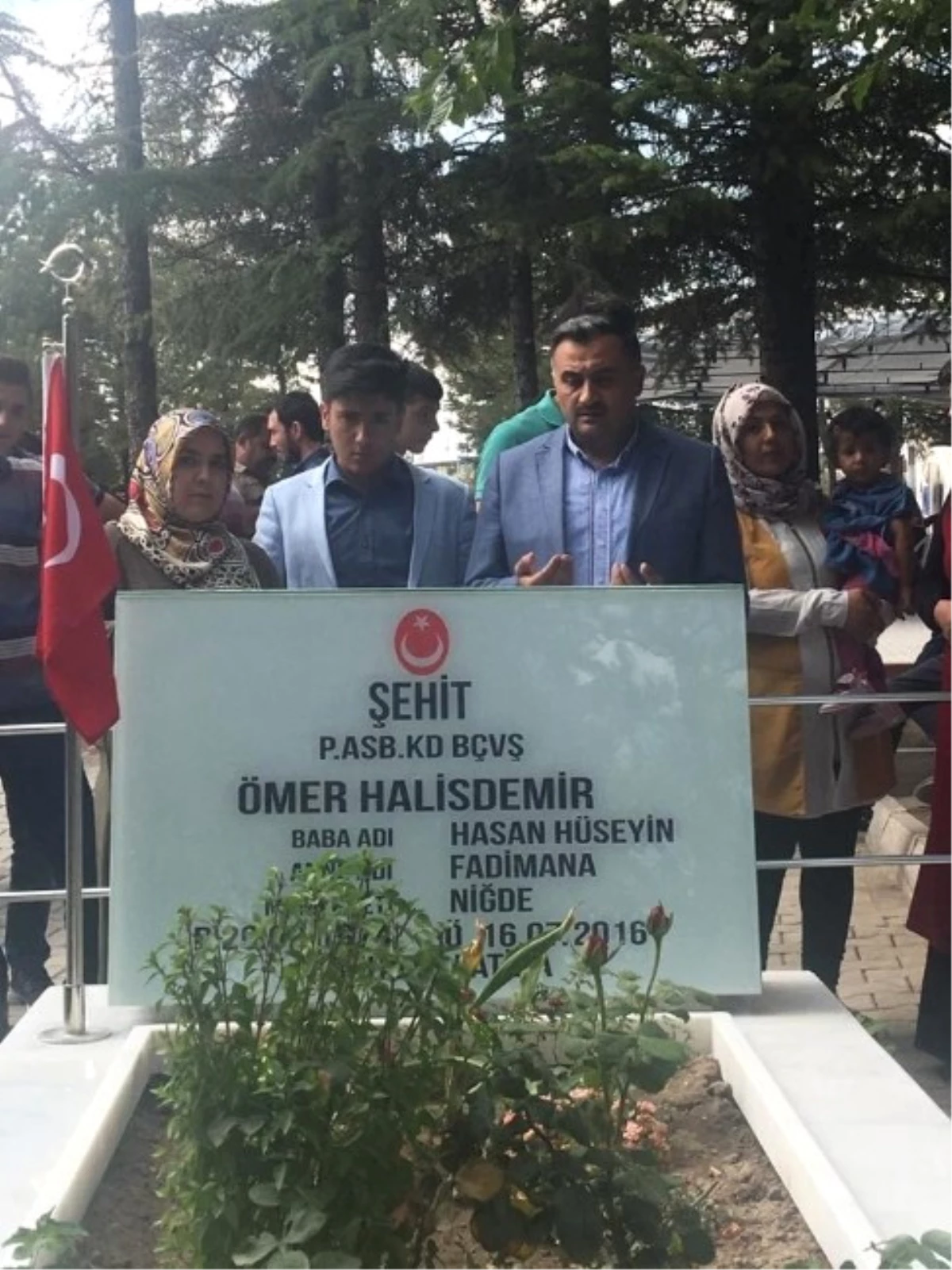 Başkan Cabbar Şehit Ömer Halisdemir\'in Kabrini Ziyaret Etti