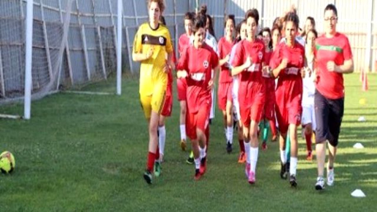 Diyarbekirsporlu Kadın Futbolcular Bayramlaştı