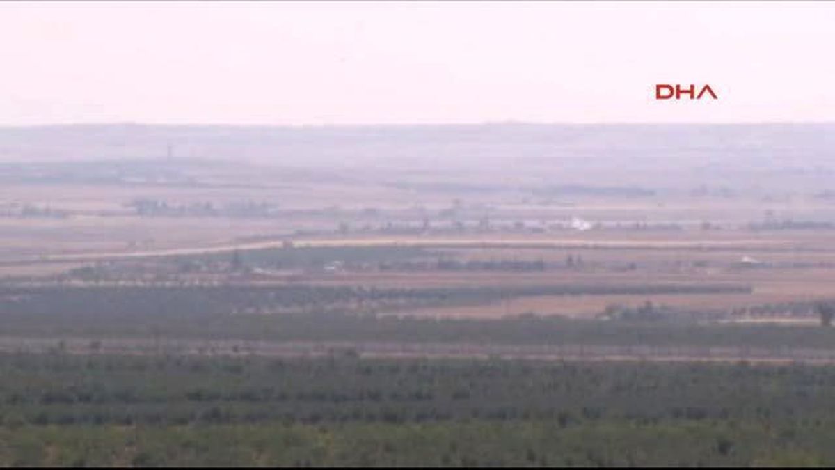 Kilis Işid\'e Ait Hedeflere Kilis Elbeyli\'de Konuşlu Olan Zırhlı Birlikler Tarafından Atış...