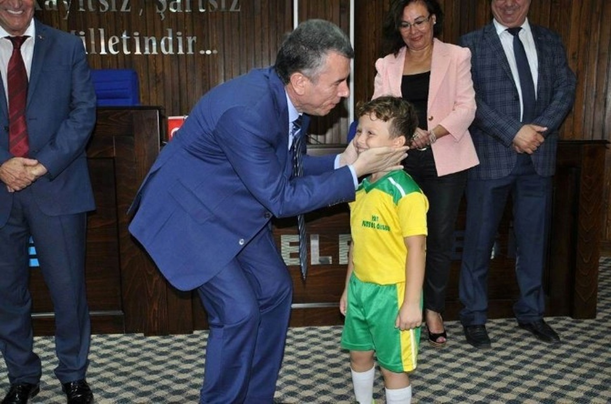 Minik Sporculara Sertifikaları Verildi
