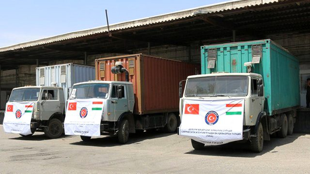 Tacikistan\'a 51 Ülkeden İnsani Yardım