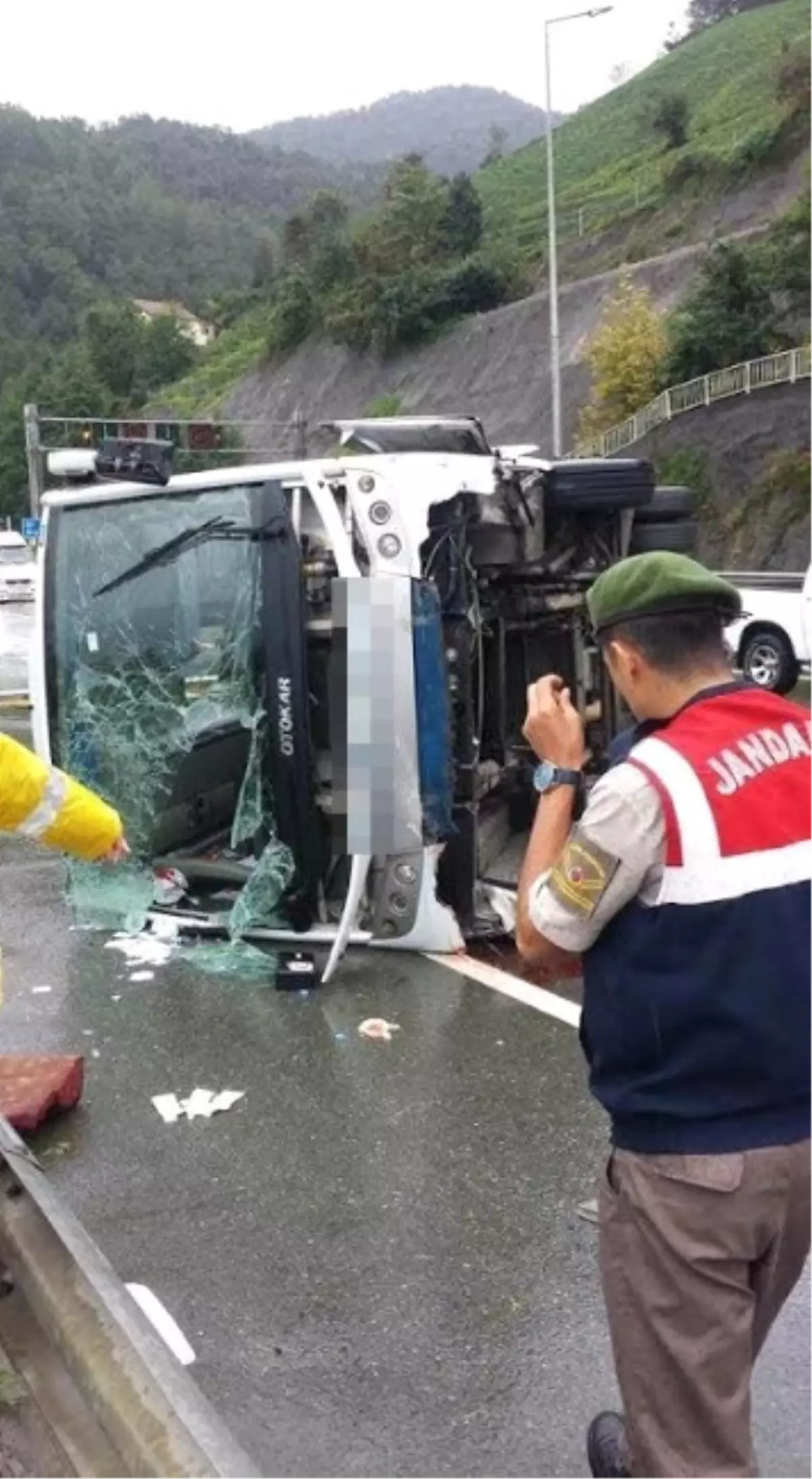 Trabzon\'da Trafik Kazası: 24 Yaralı