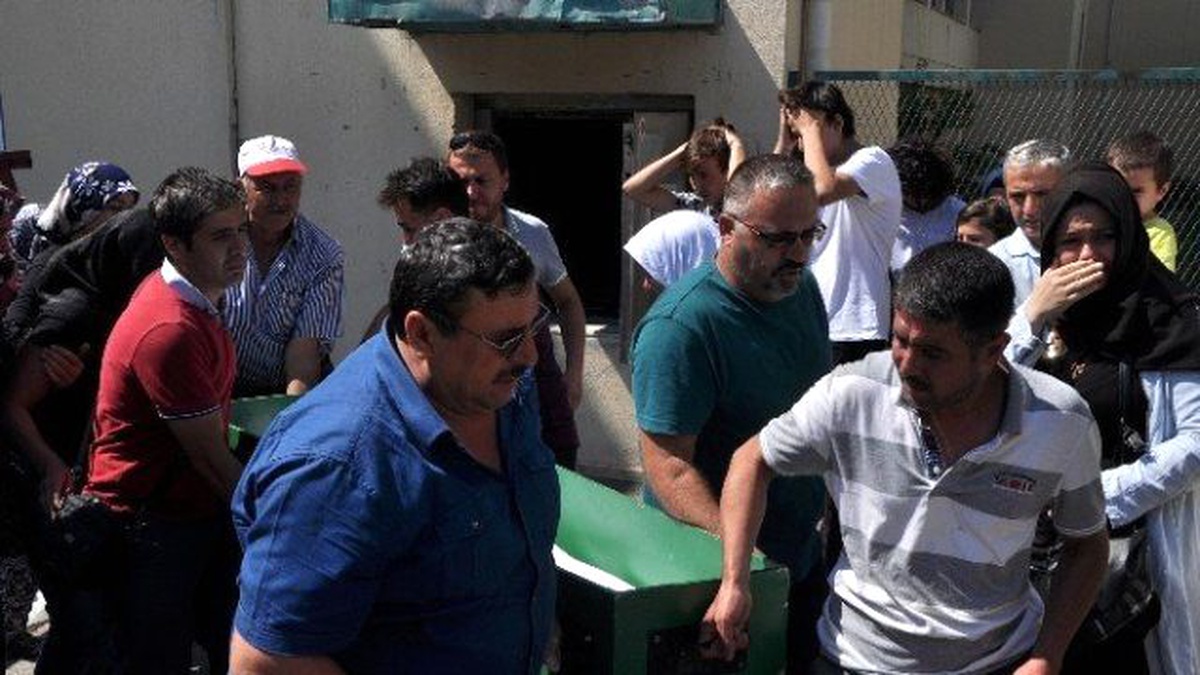 Üçüncü Kattan Düşen Lise Öğrencisi Hayatını Kaybetti