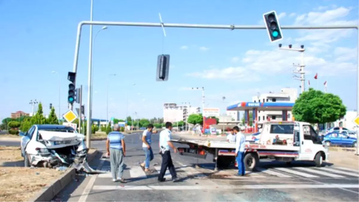 Şanlıurfa\'da Zinicirleme Trafik Kazası: 5 Yaralı