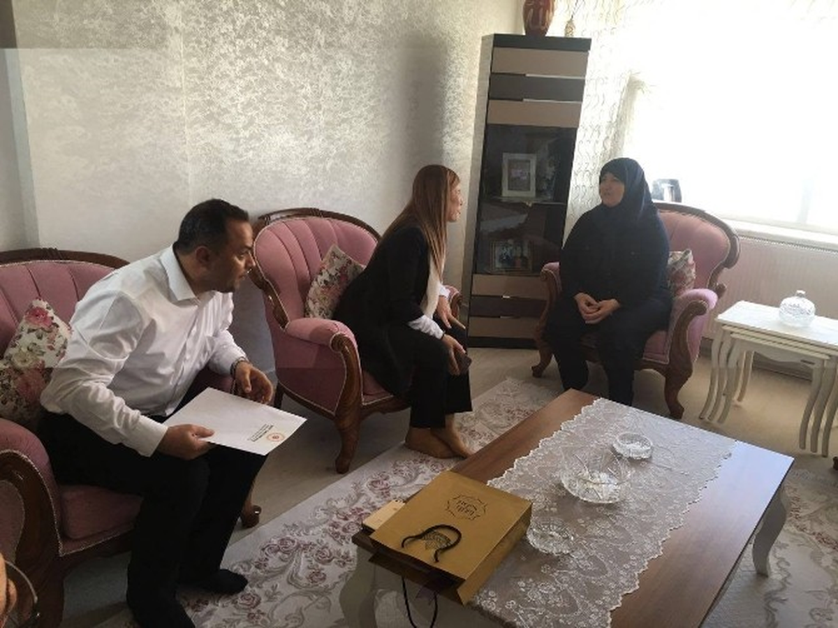 AK Parti Heyeti, Şehit Ailelerini Ziyaret Etti