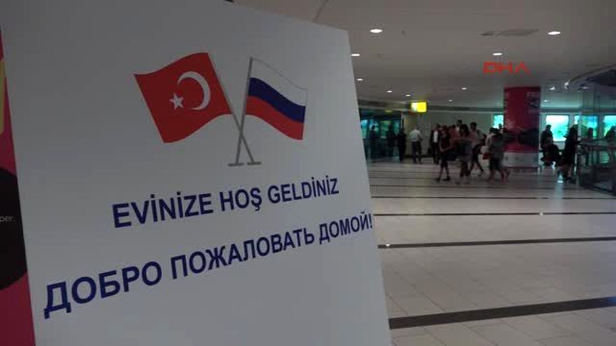 Antalya\'ya 12 Günde 30 Bin Rus Turist Geldi