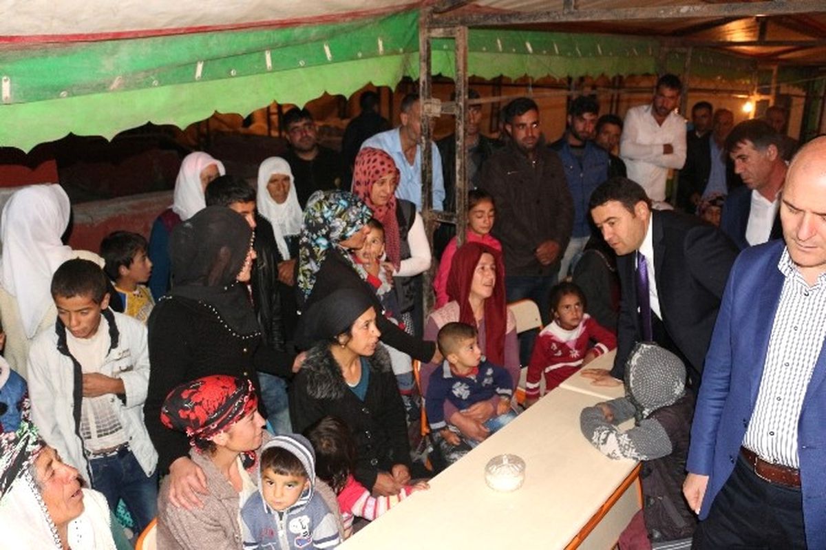 Bakan Soylu, Şehit Aileleri Ziyaret Edip Söz Verdi