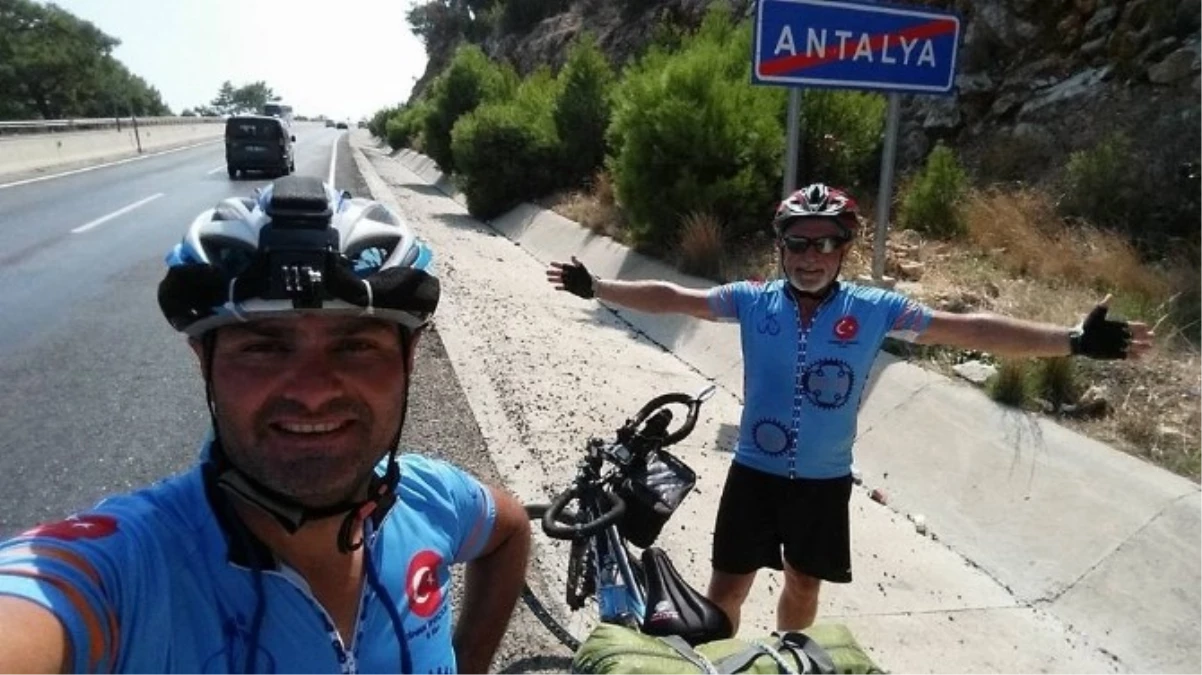 Bisiklet Tutkunları Antalya\'ya Kadar Pedal Çevirdi