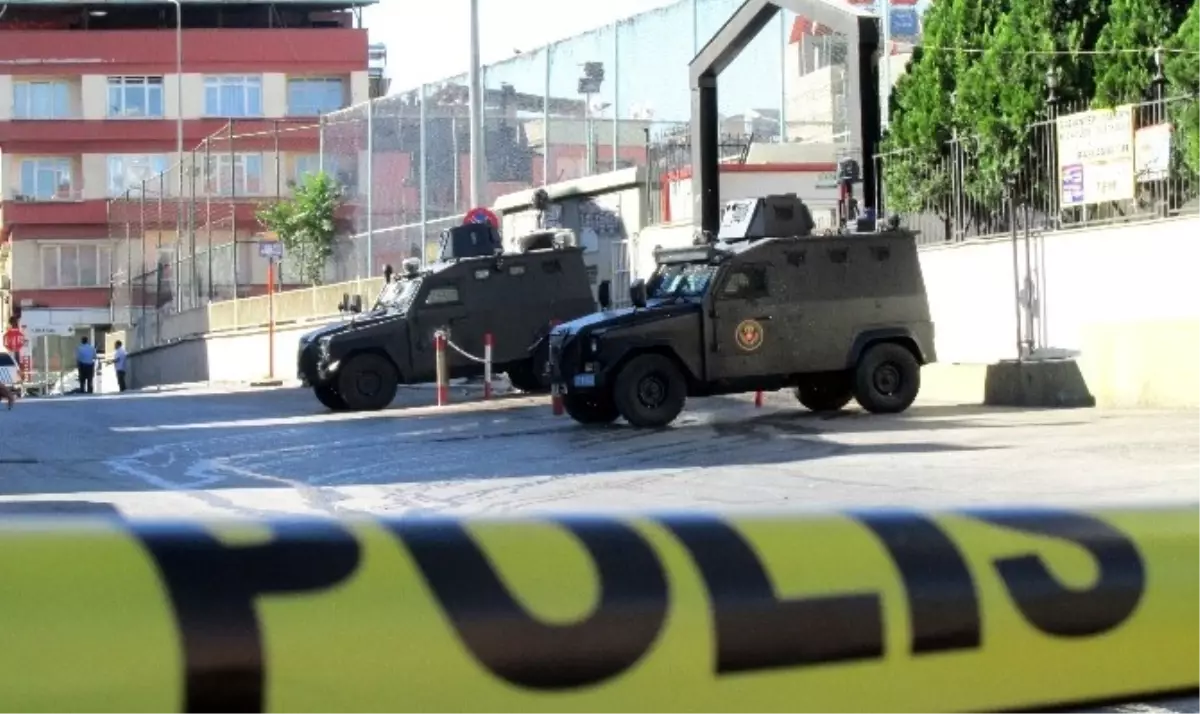 Cemevi\'ne Bombalı Saldırı İhbarı Polisi Harekete Geçirdi