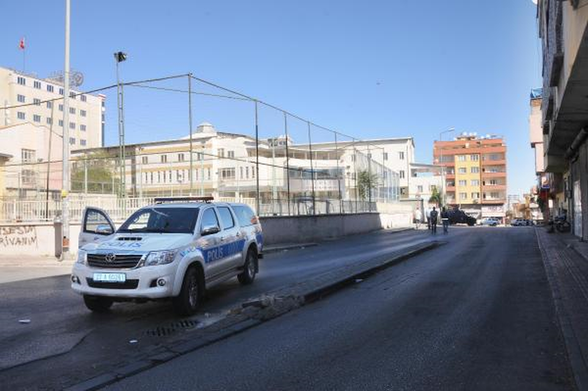 Gaziantep\'te Cemevine Bombalı Saldırı İhbarı Polisi Alarma Geçirdi