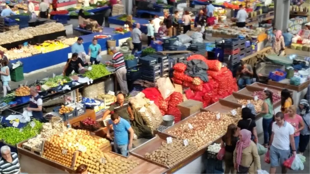 Halk Pazarında Fiyatlar Ucuzladı