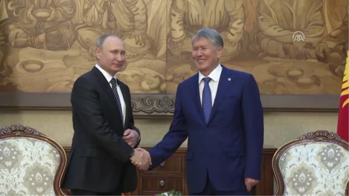 Kırgızistan Cumhurbaşkanı Atambayev, Rusya Devlet Başkanı Putin ile Bir Araya Geldi