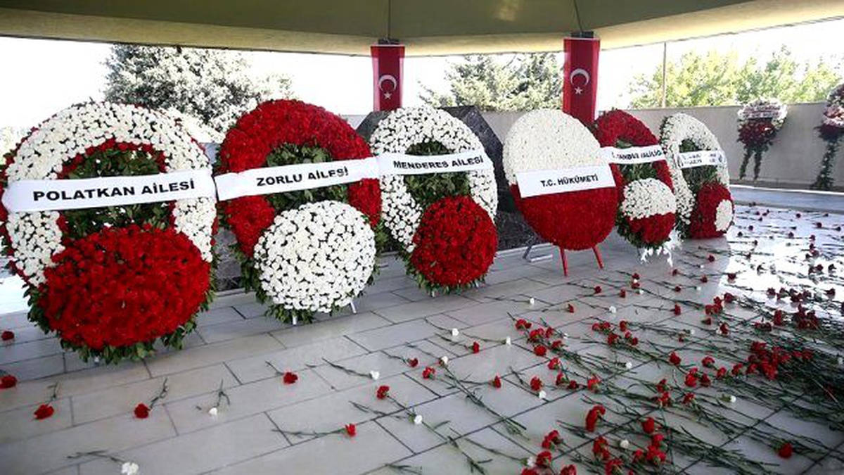 Menderes, Zorlu ve Polatkan Anılıyor