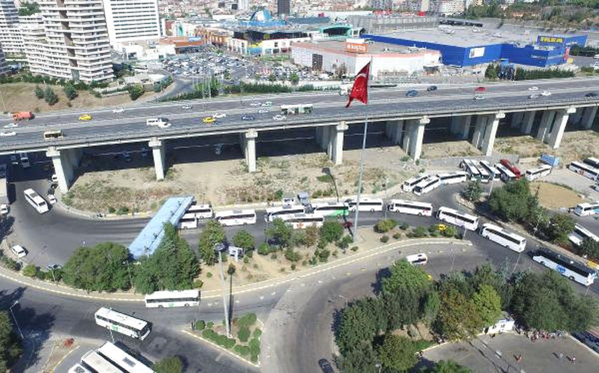 Otogar\'da Sabah İçeri, Öğlenden Sonra Dışarı Çıkma Kuyruğu